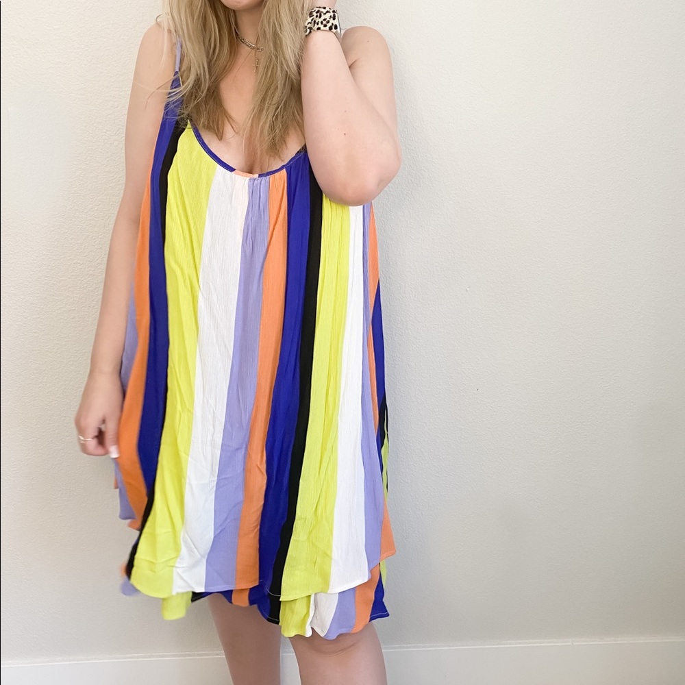 Hawaii vibes plus size striped dress - Picture 2 of 5